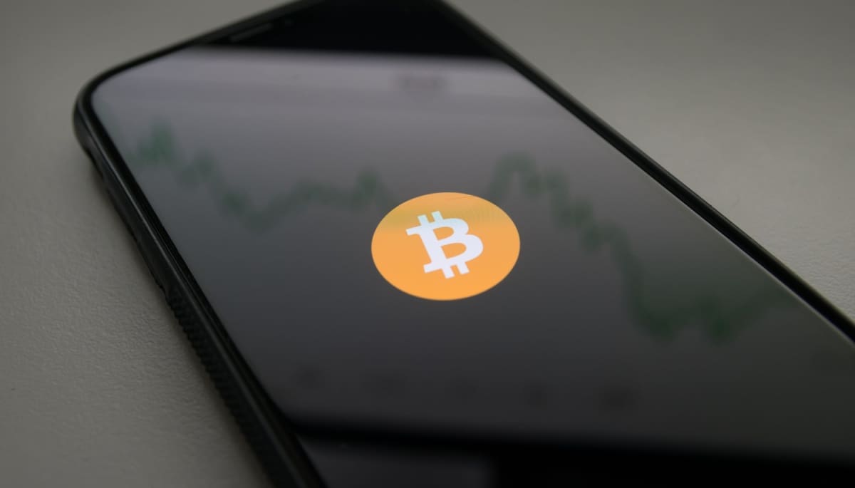 Le cours du Bitcoin monte, mais le marché attend nerveusement 13h30